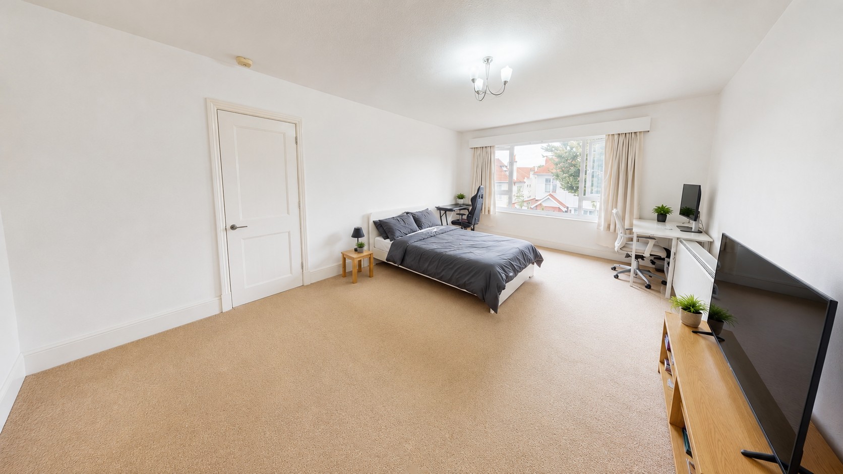 1 bedroom Studio flat To Let