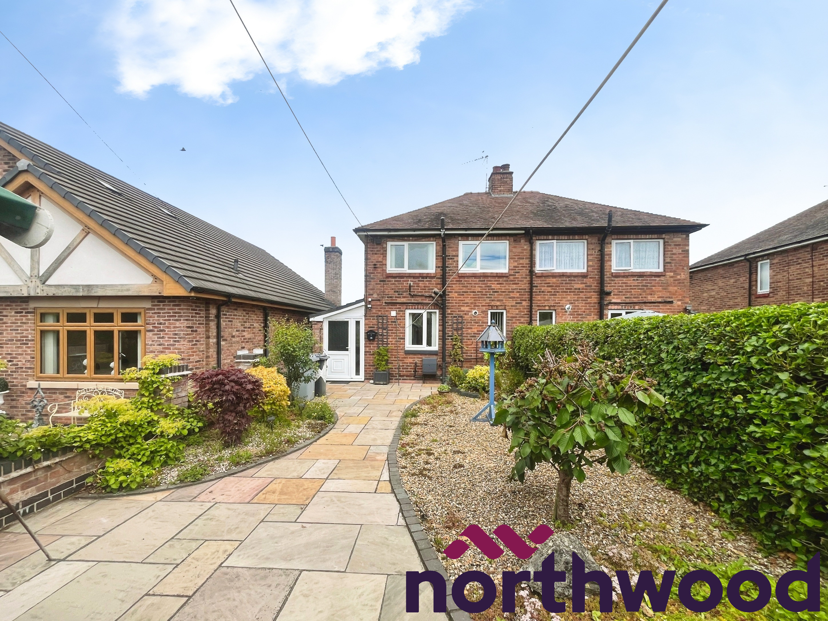 2 bedroom Semi-detached house To Let