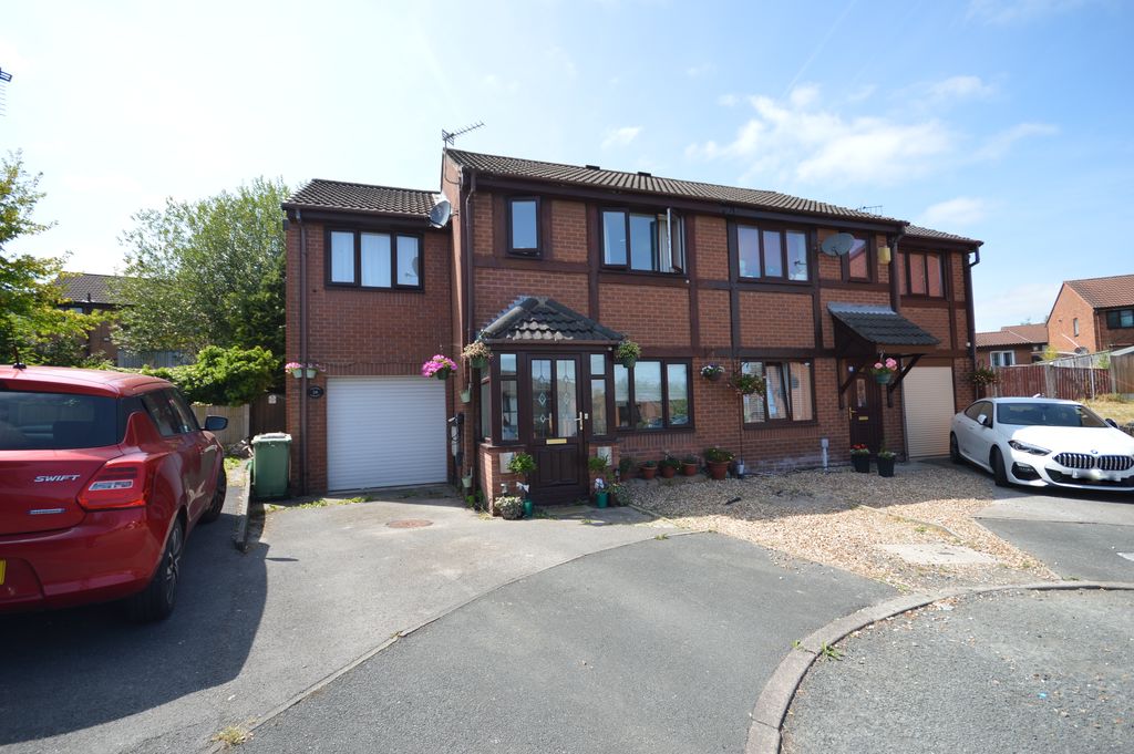 4 bedroom Link detached house For Sale