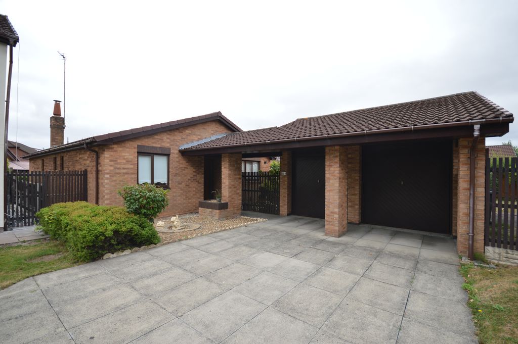 3 bedroom Link detached house For Sale