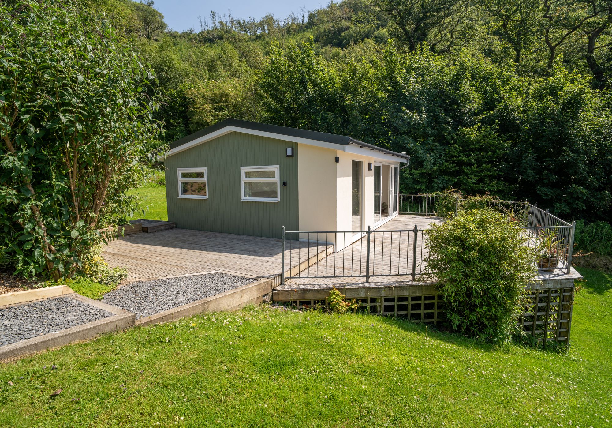 2 bedroom Lodge For Sale