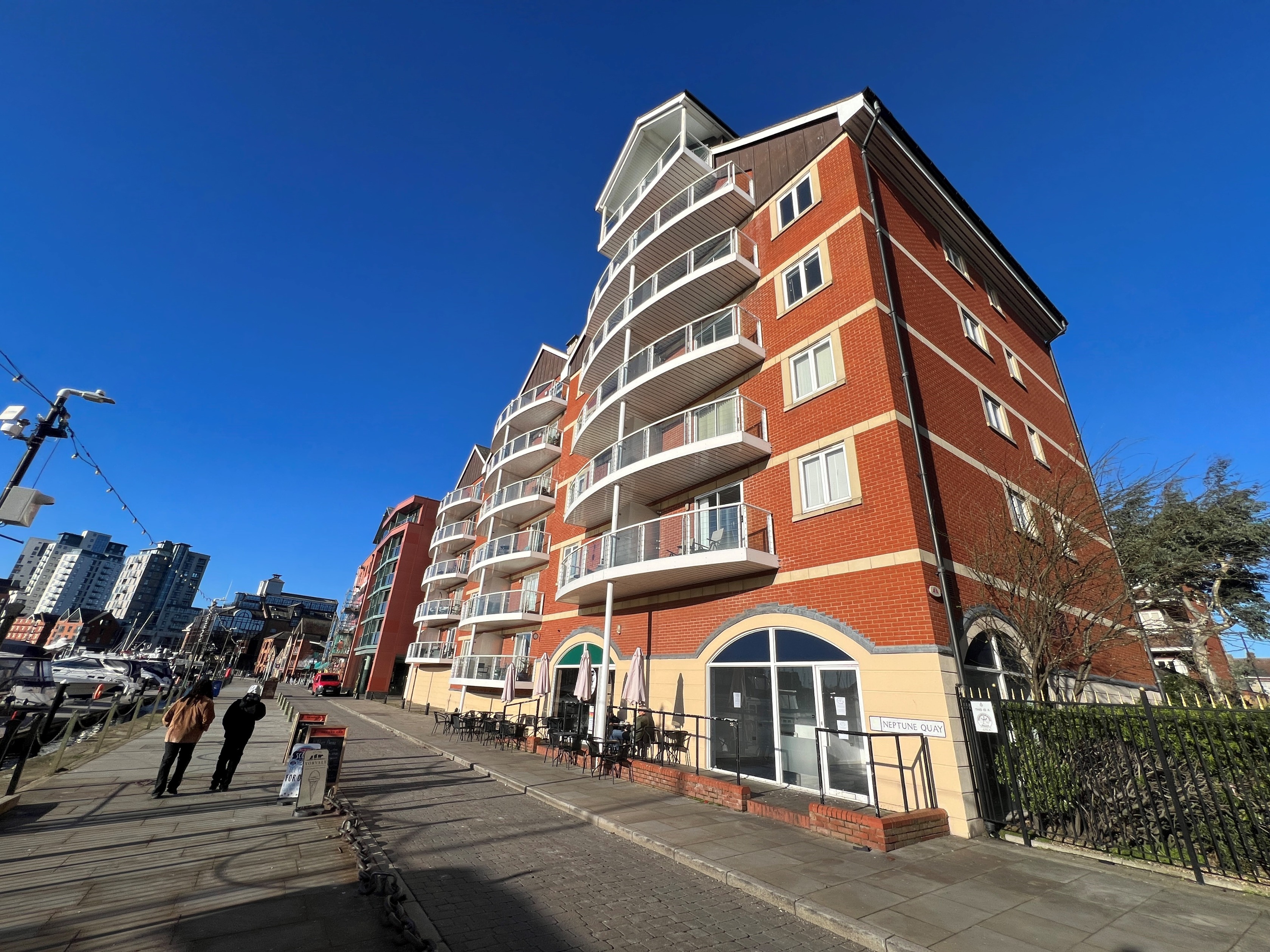 2 bedroom Flat To Let