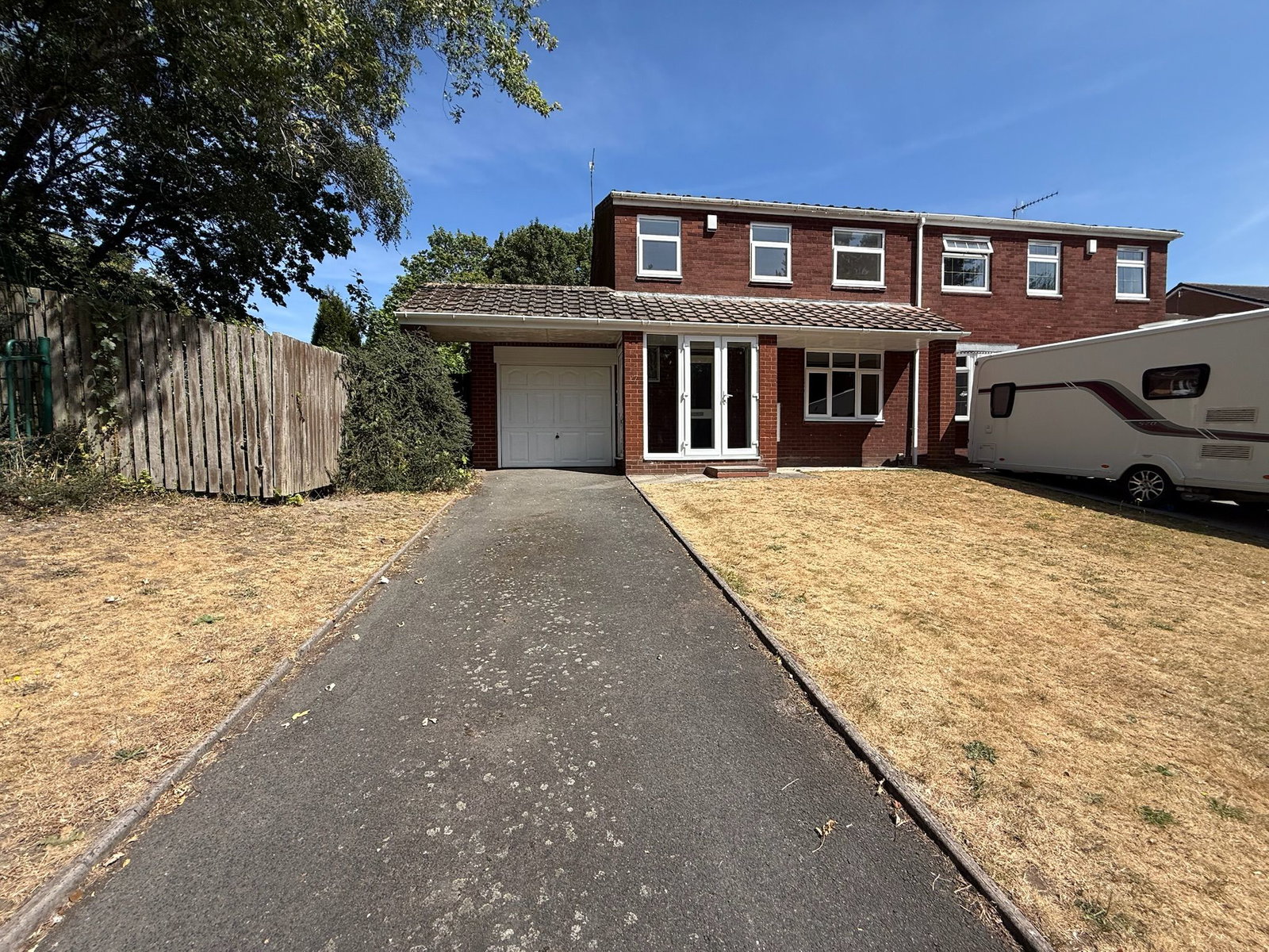 4 bedroom Semi-detached house For Sale