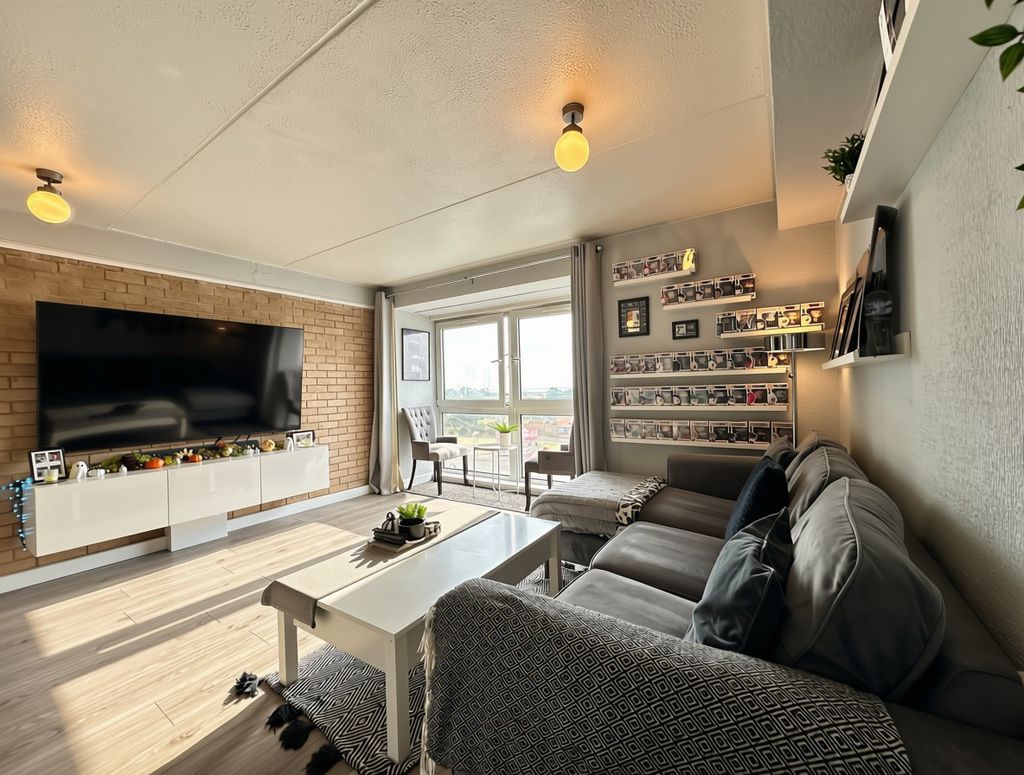 1 bedroom Apartment For Sale