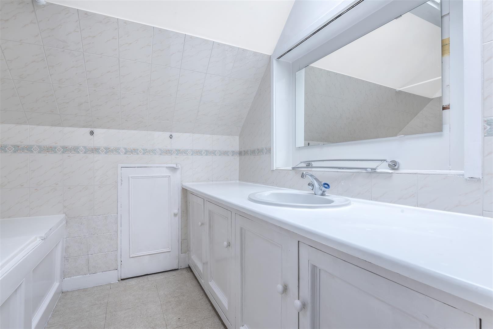 4 bedroom Detached house To Let