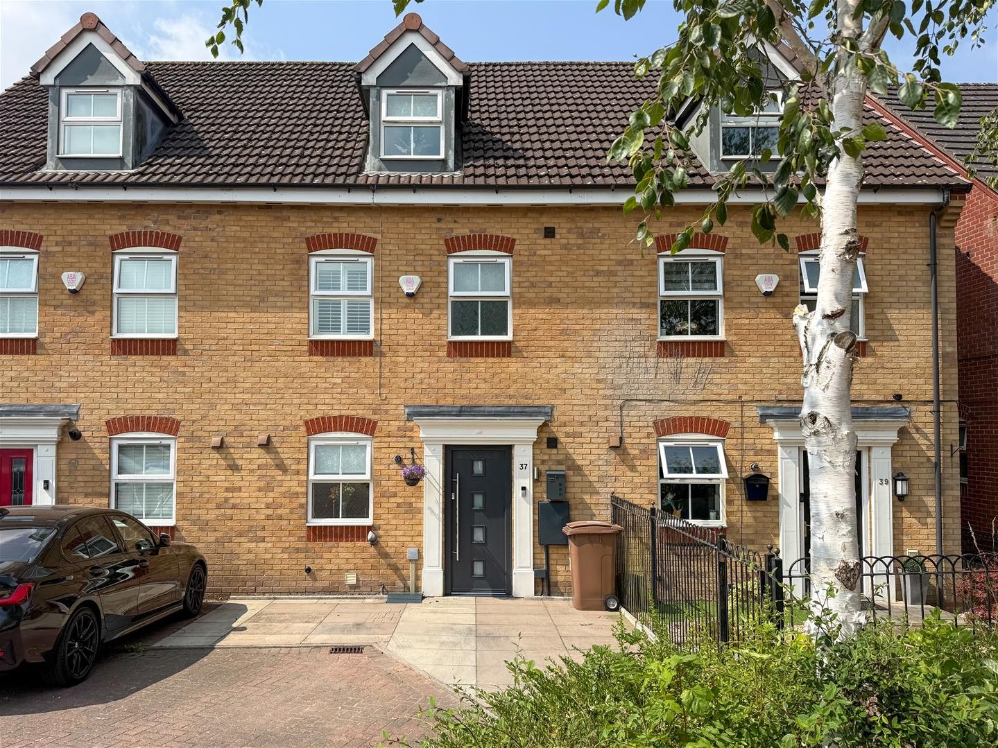3 bedroom House (unspecified) For Sale