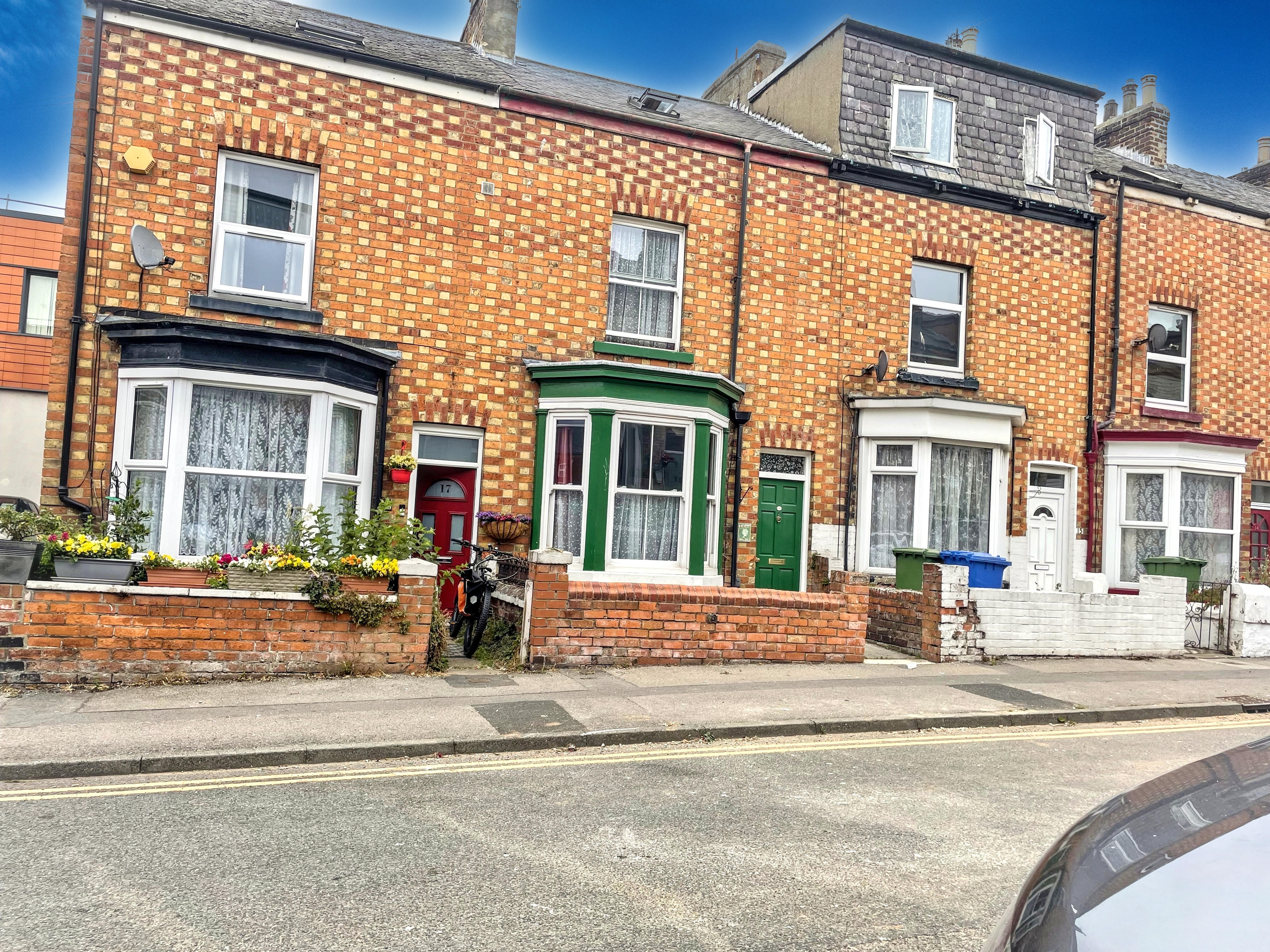  Terraced House For Sale