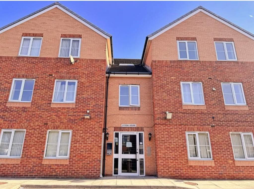 2 bedroom Apartment For Sale