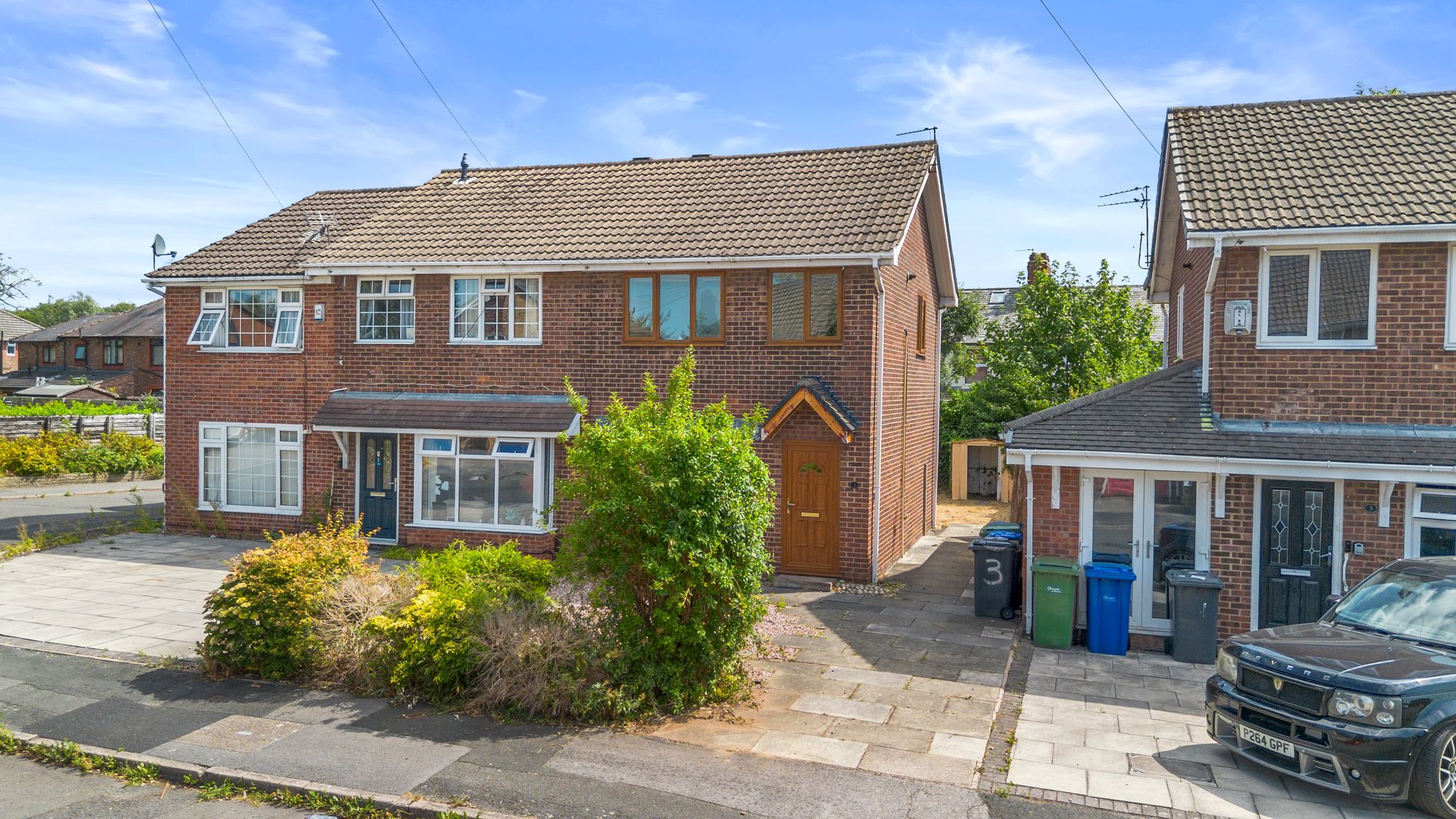3 bedroom Semi-detached house For Sale