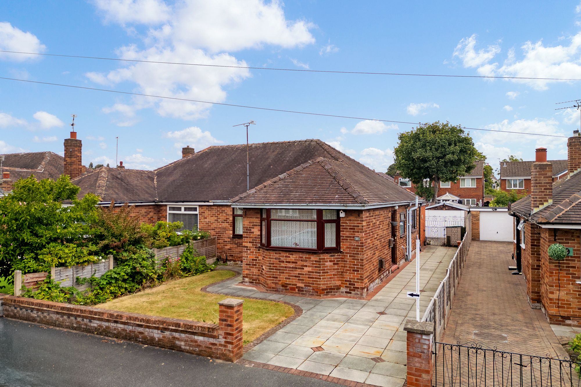 2 bedroom Detached bungalow For Sale