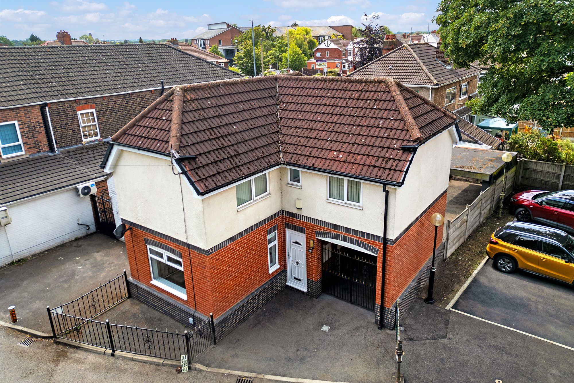 3 bedroom Detached house For Sale