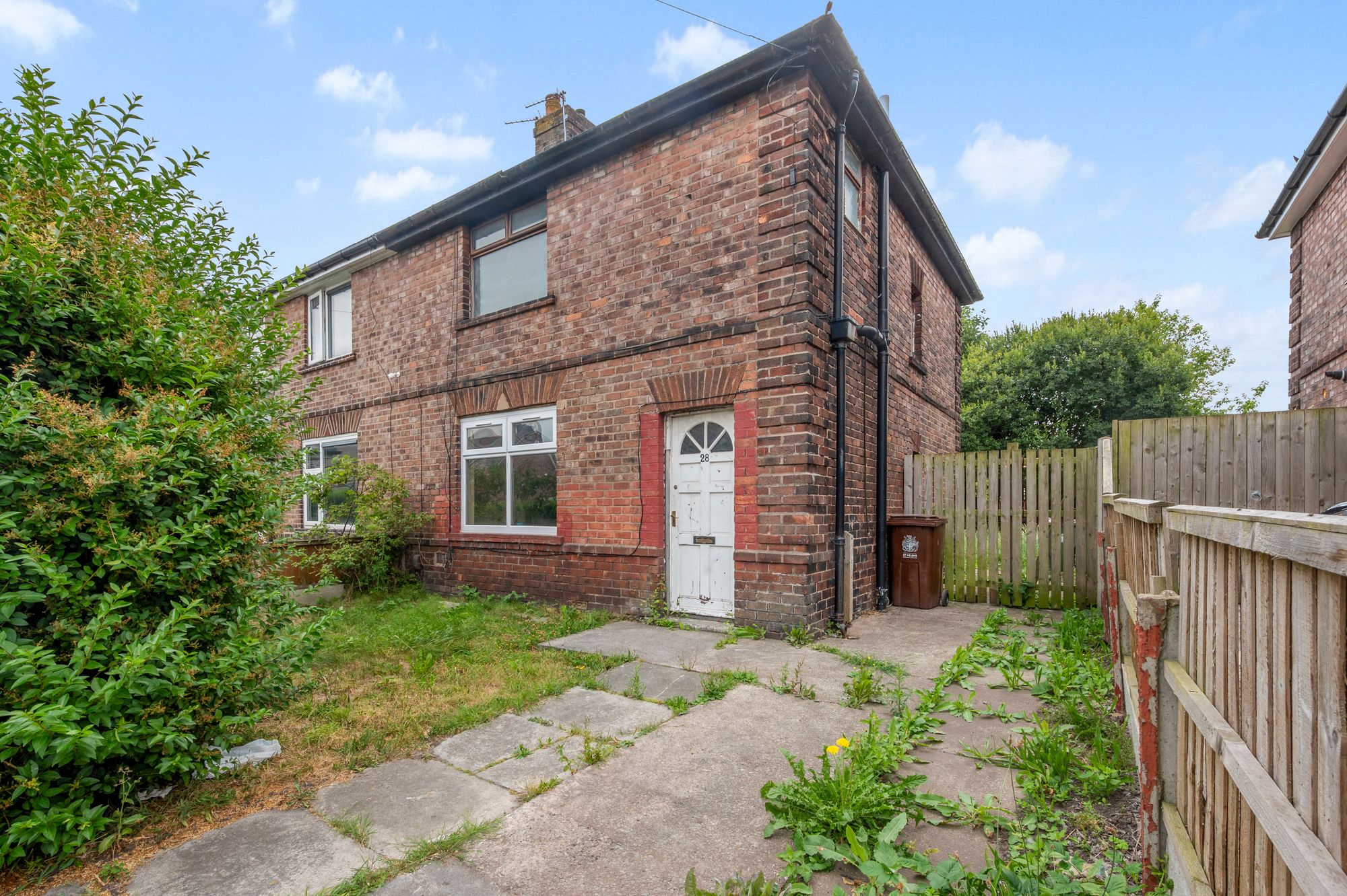 3 bedroom Semi-detached house For Sale
