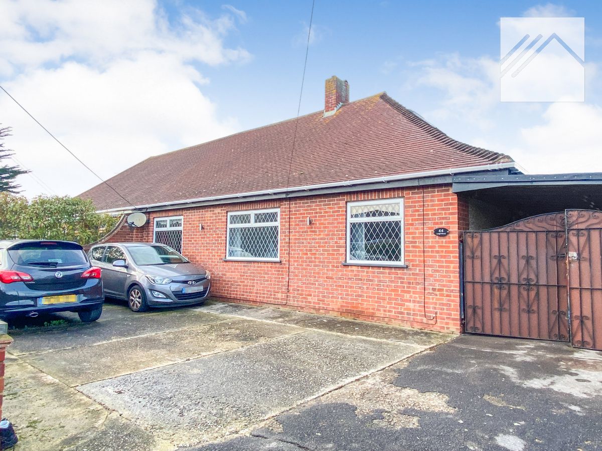 3 bedroom Detached bungalow Under Offer