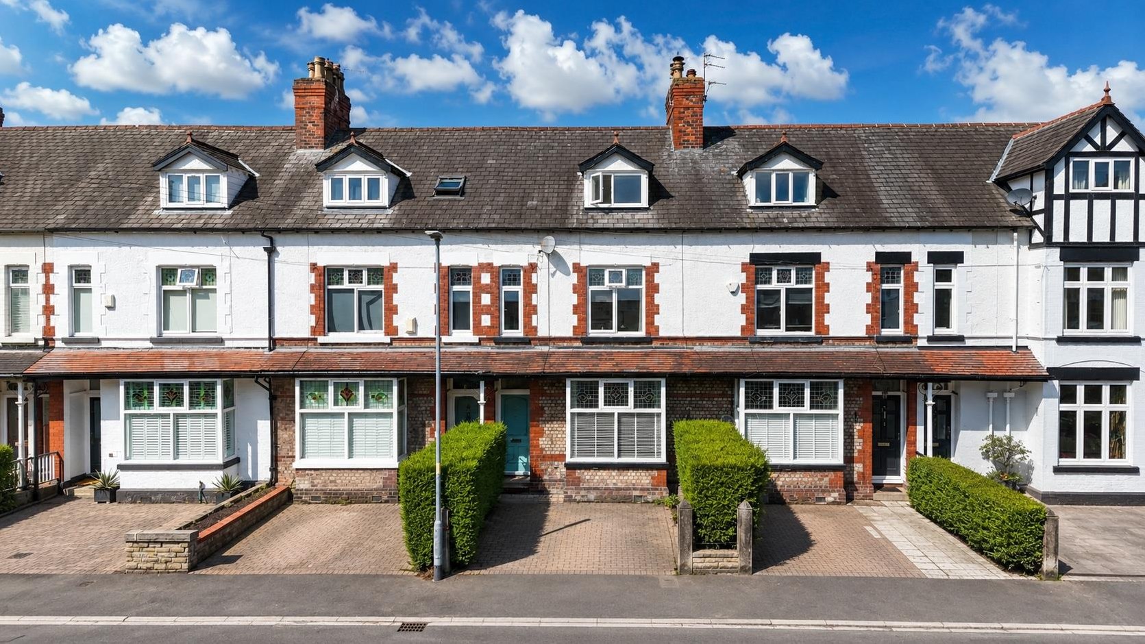 4 bedroom House (unspecified) Under Offer