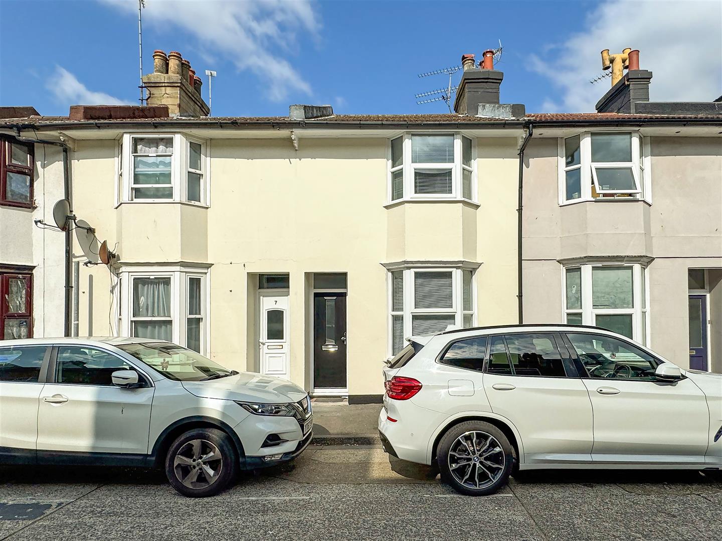 3 bedroom Cottage For Sale