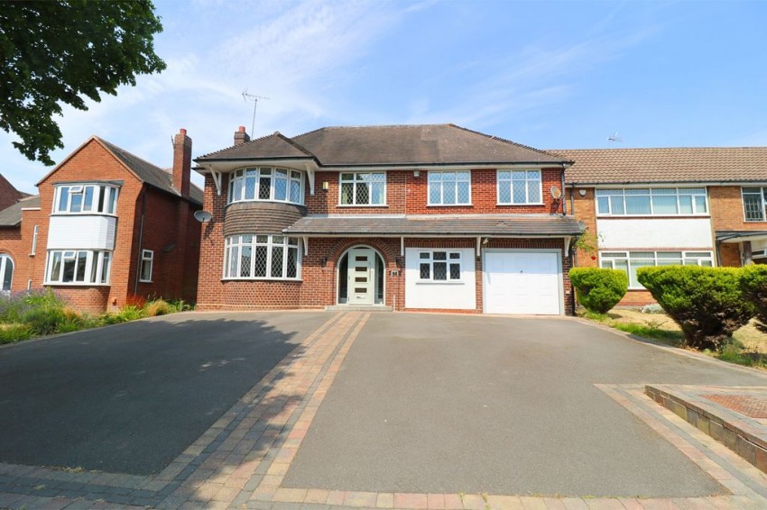 6 bedroom Detached house Under Offer