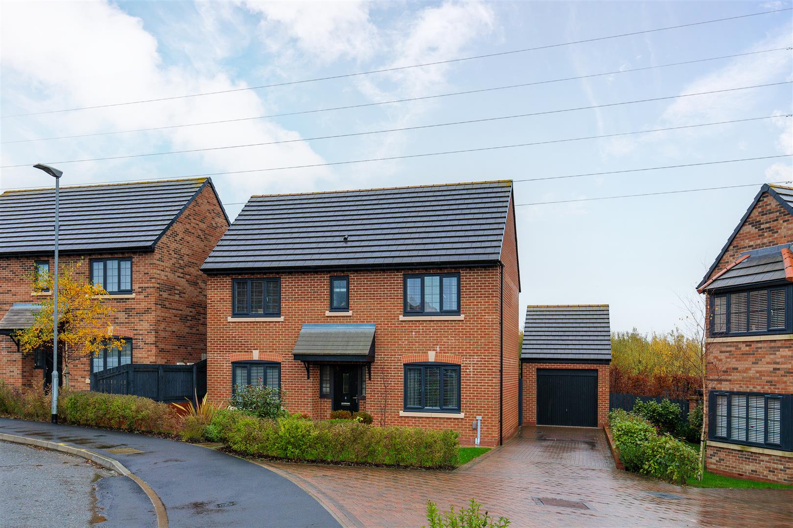 4 bedroom Detached house Under Offer