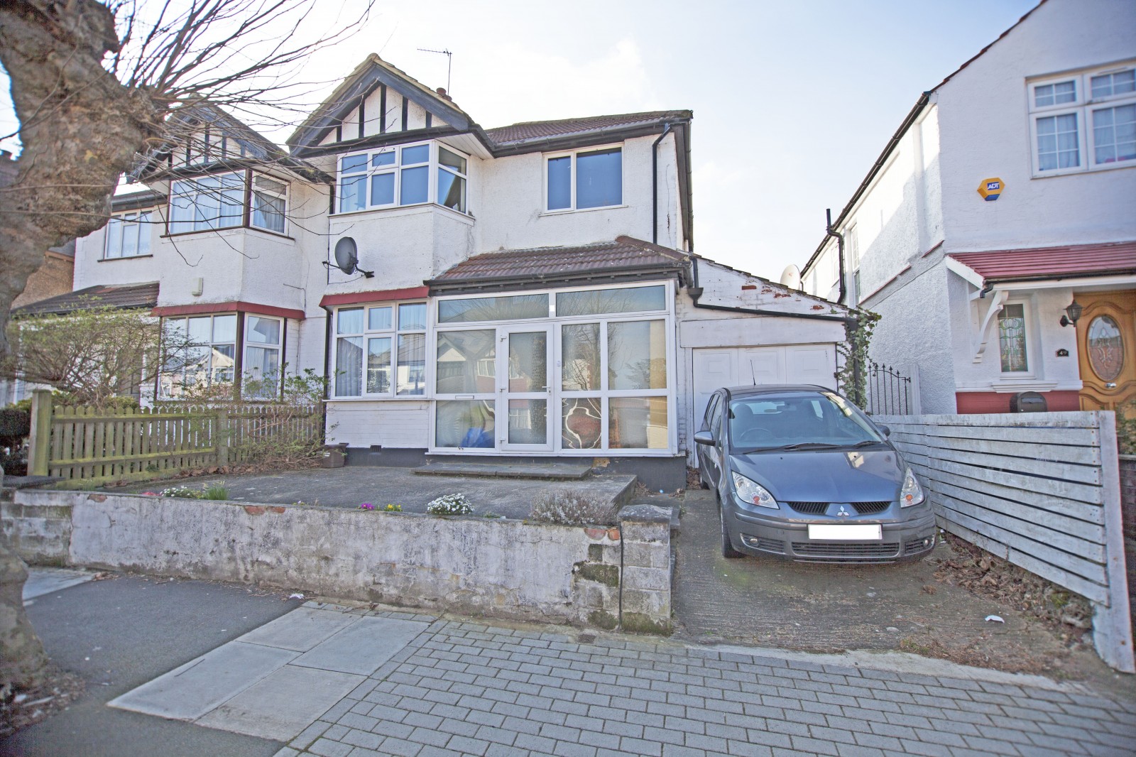 4 bedroom Semi-detached house Under Offer