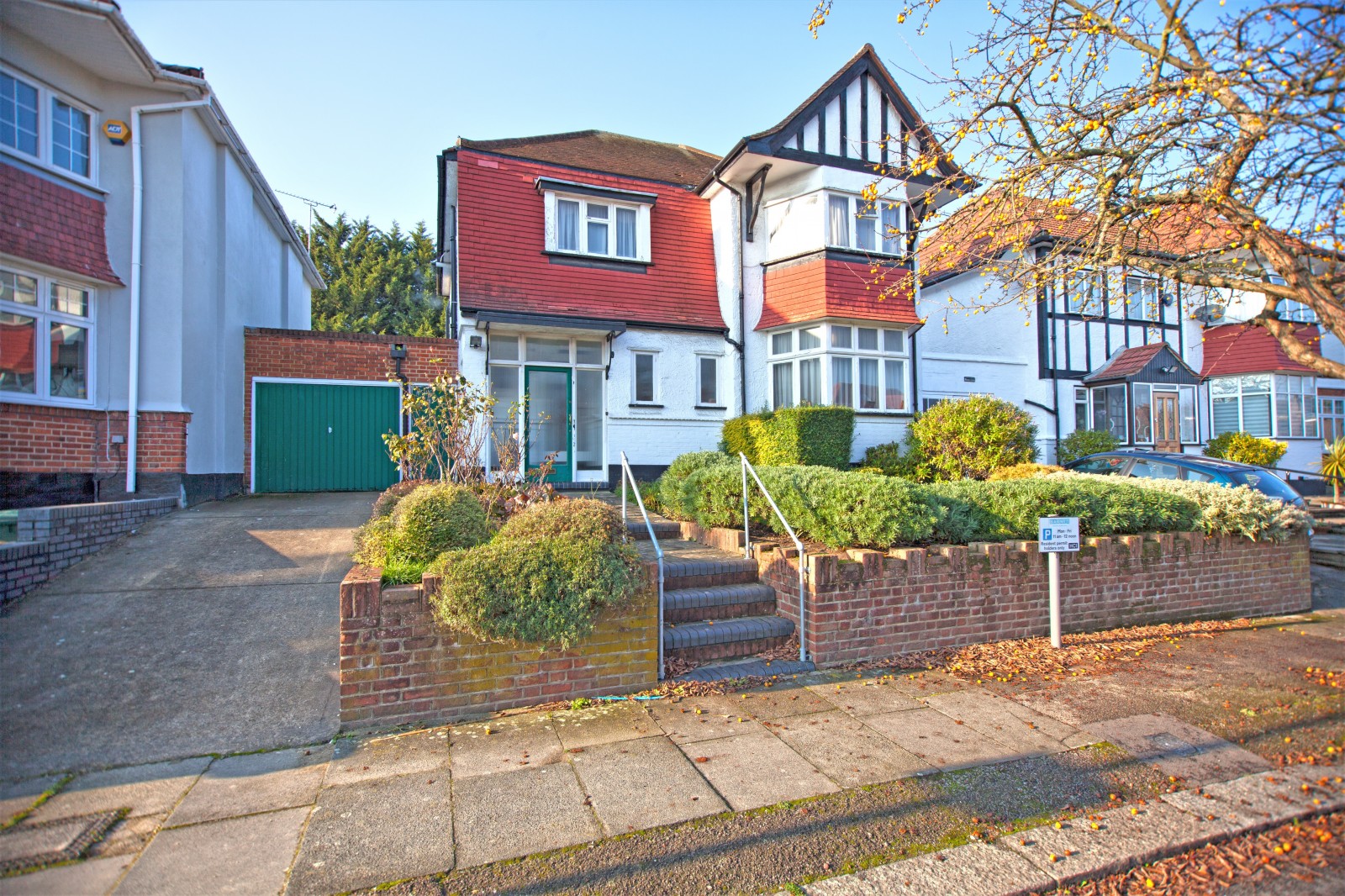 4 bedroom Detached house Under Offer