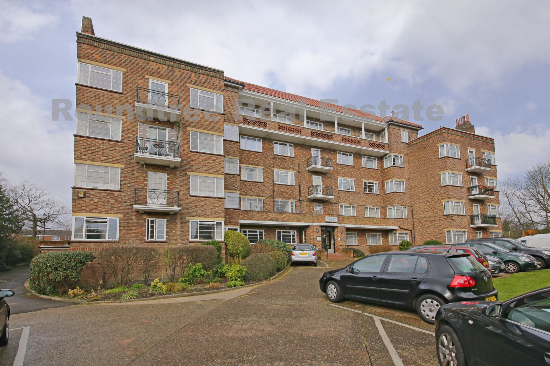 3 bedroom Apartment Under Offer