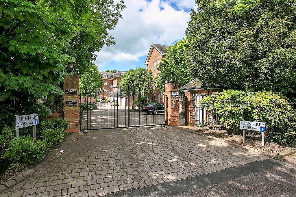 2 bedroom Apartment Under Offer