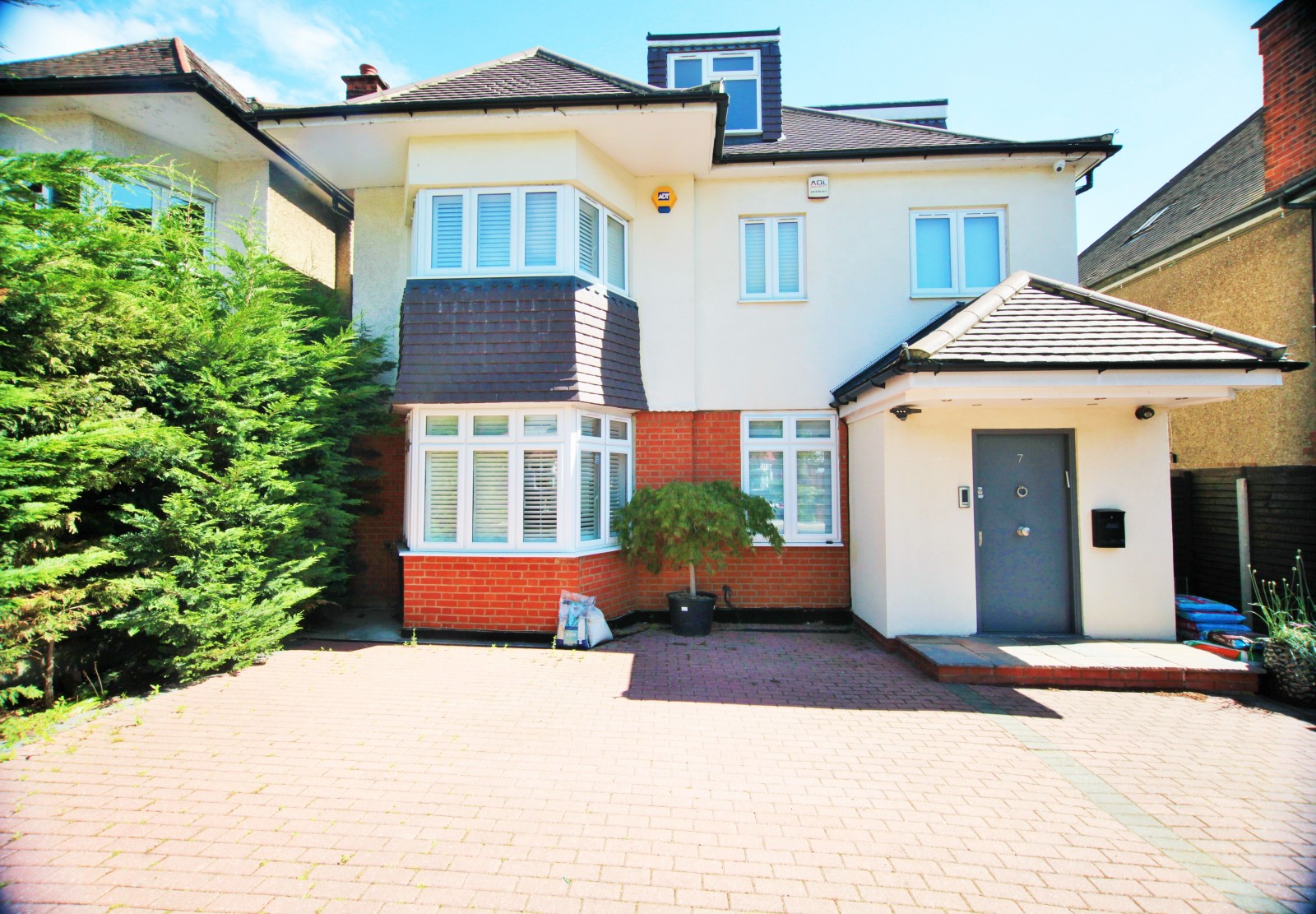 7 bedroom Detached house Under Offer