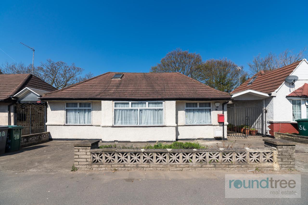 3 bedroom Detached bungalow Under Offer