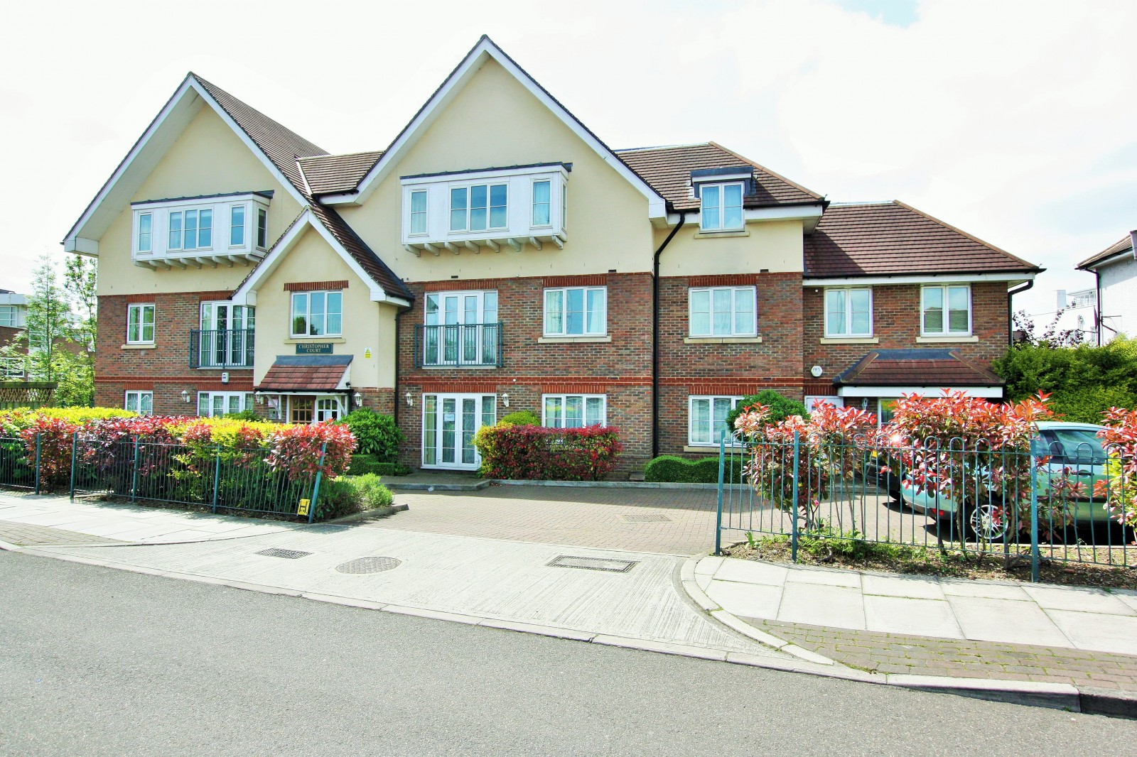 2 bedroom Apartment Under Offer