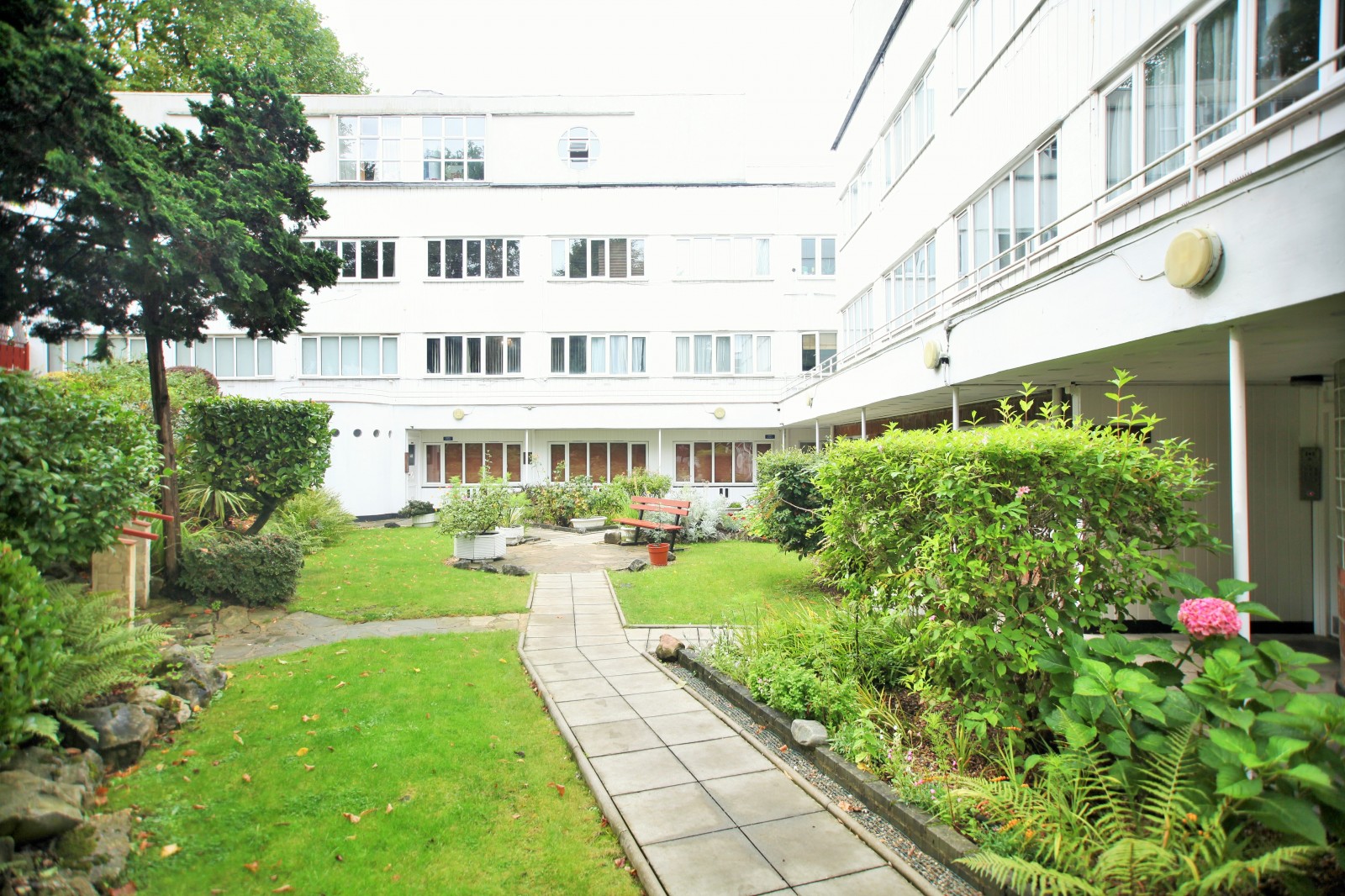 2 bedroom Apartment Under Offer