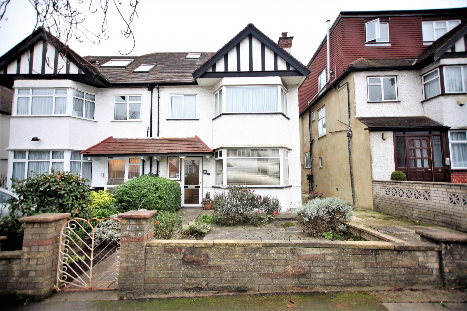6 bedroom Semi-detached house Under Offer