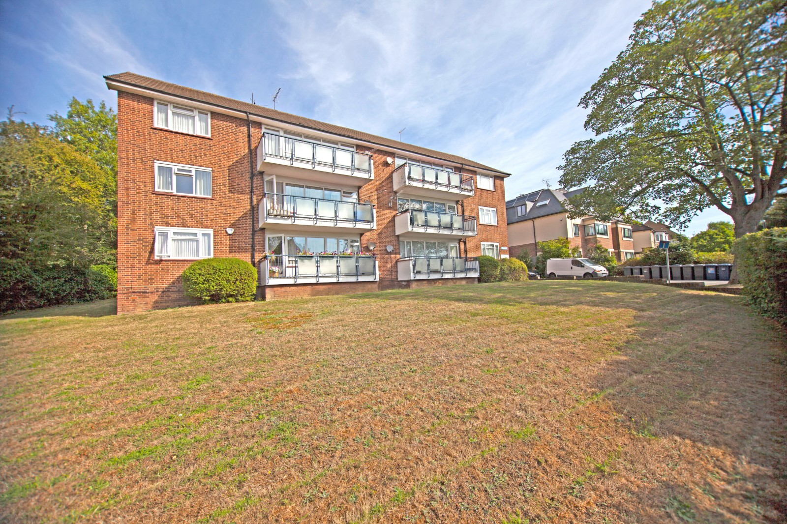 2 bedroom Flat Under Offer