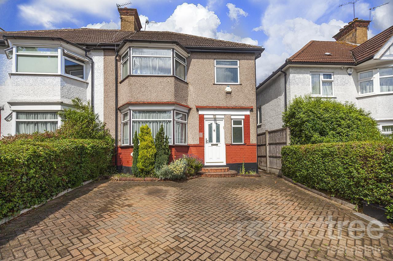 4 bedroom Semi-detached house Under Offer