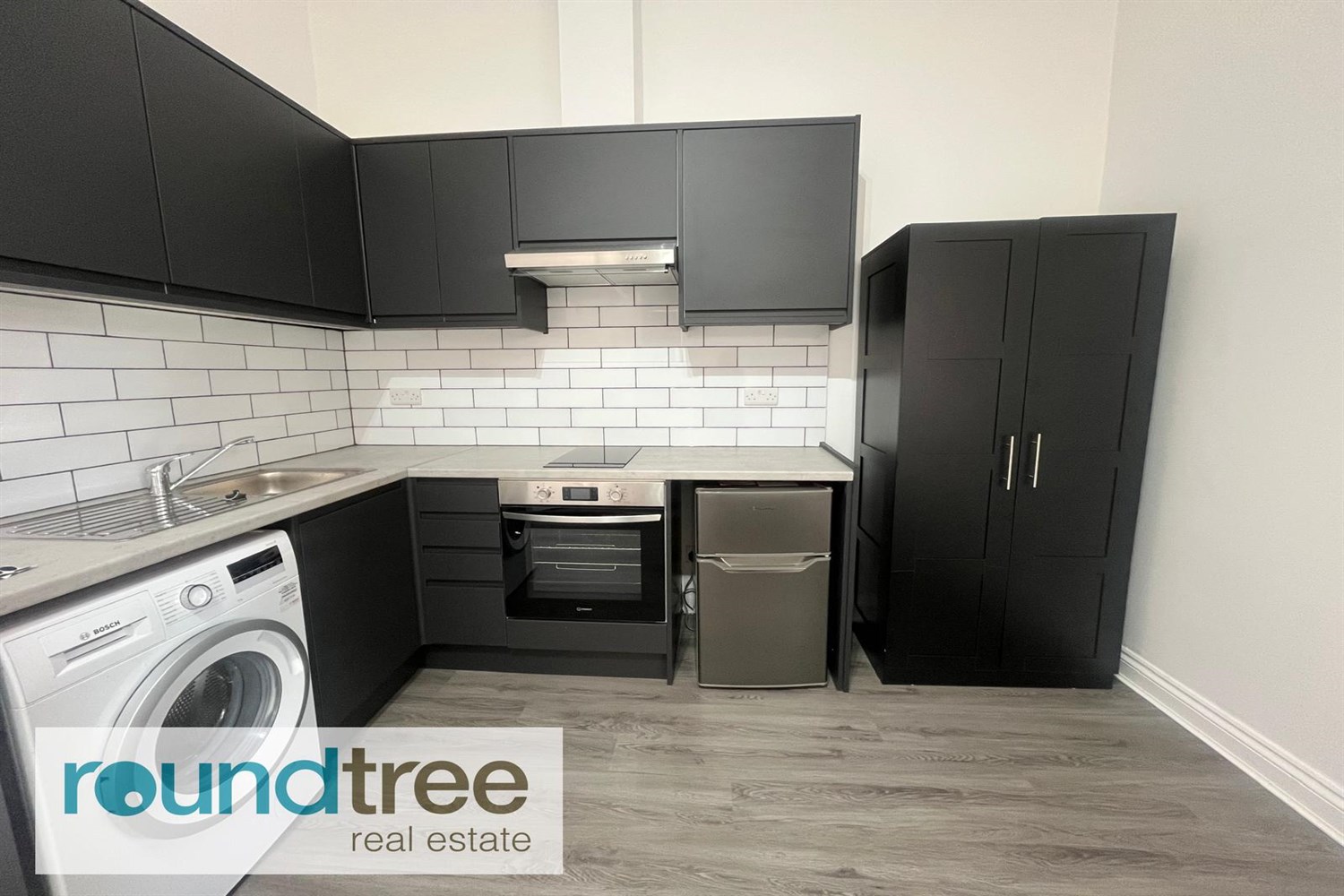  Studio flat To Let