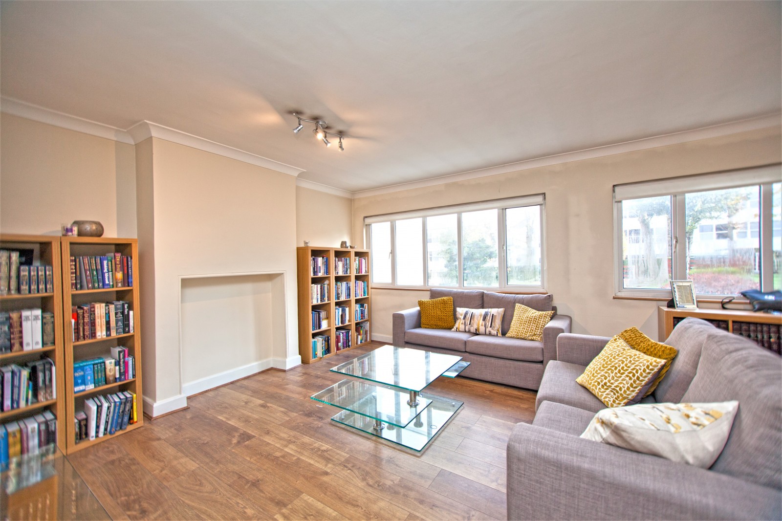 2 bedroom Flat Under Offer