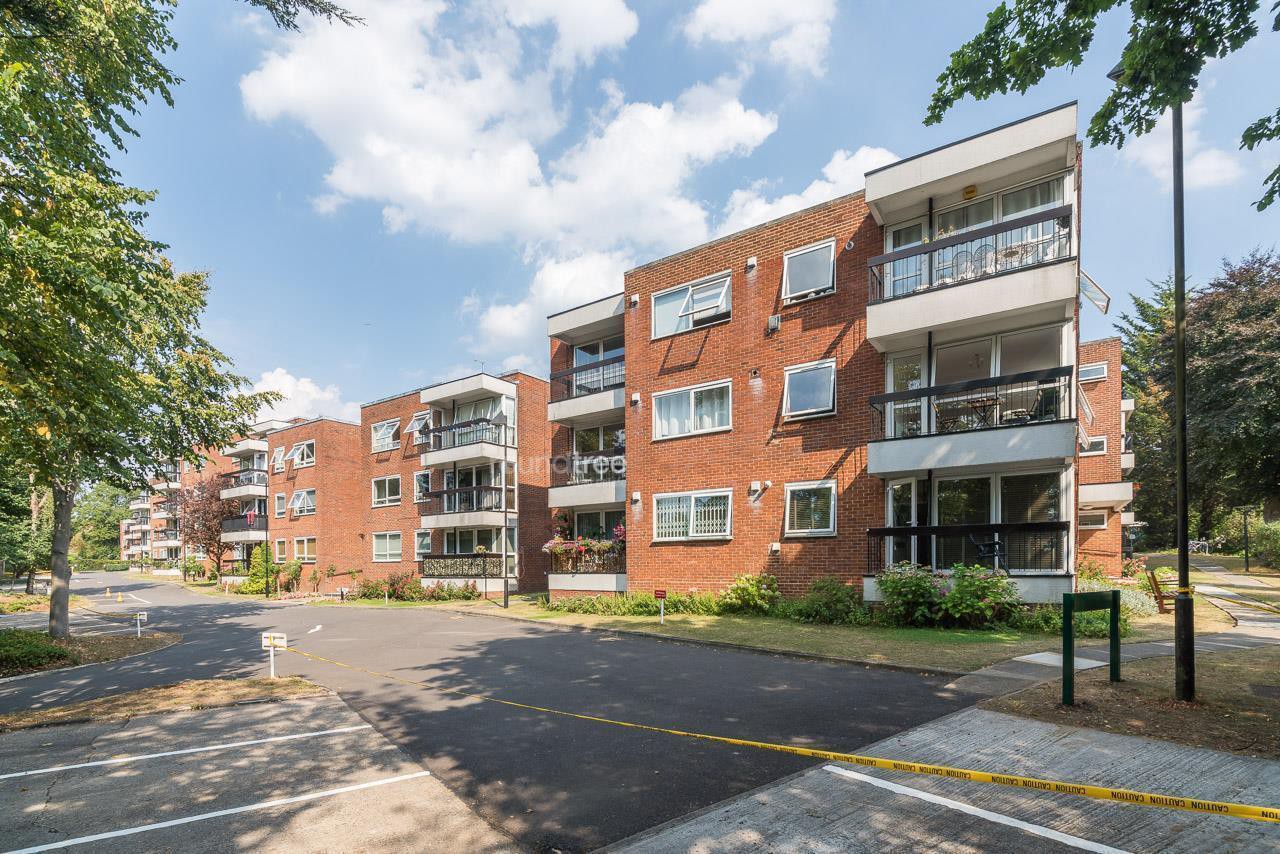 2 bedroom Apartment Under Offer