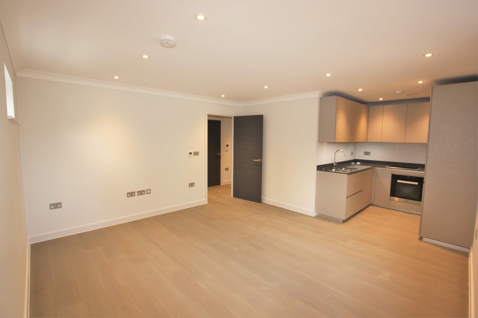 1 bedroom Flat Let