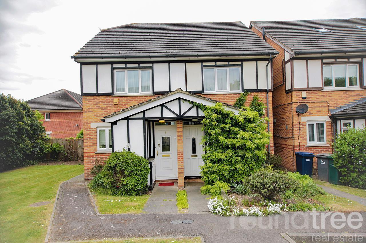 2 bedroom Semi-detached house Under Offer