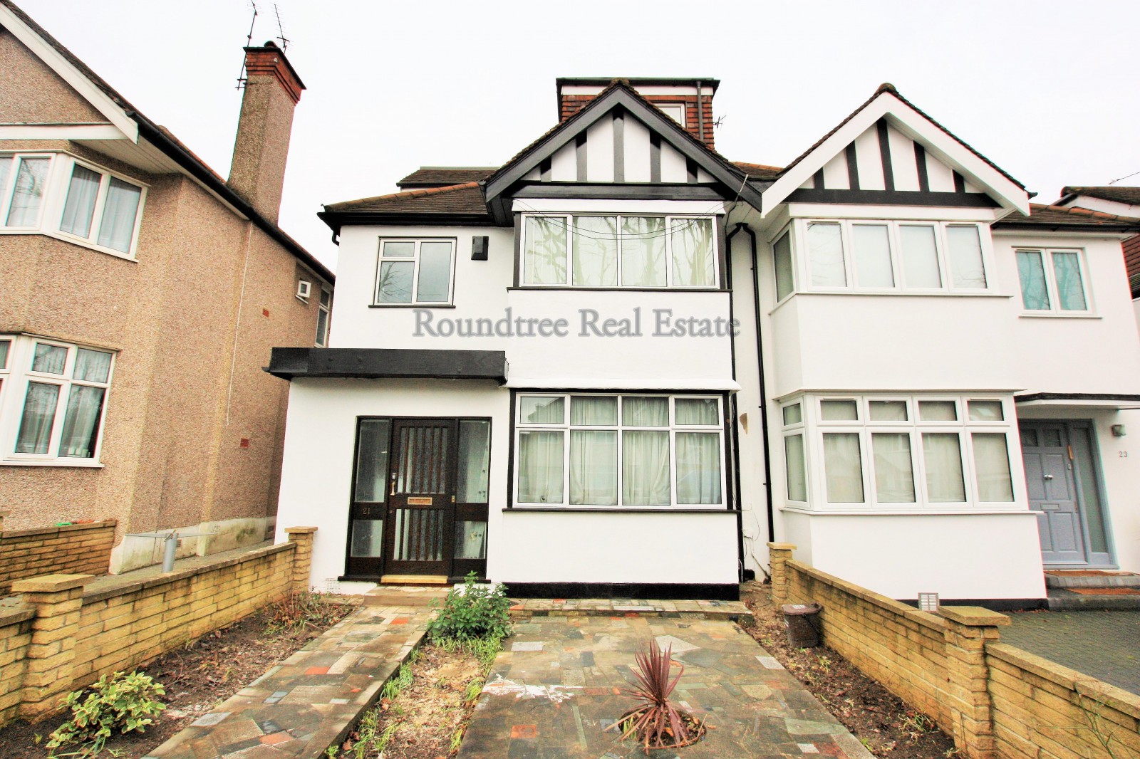 6 bedroom Semi-detached house Let