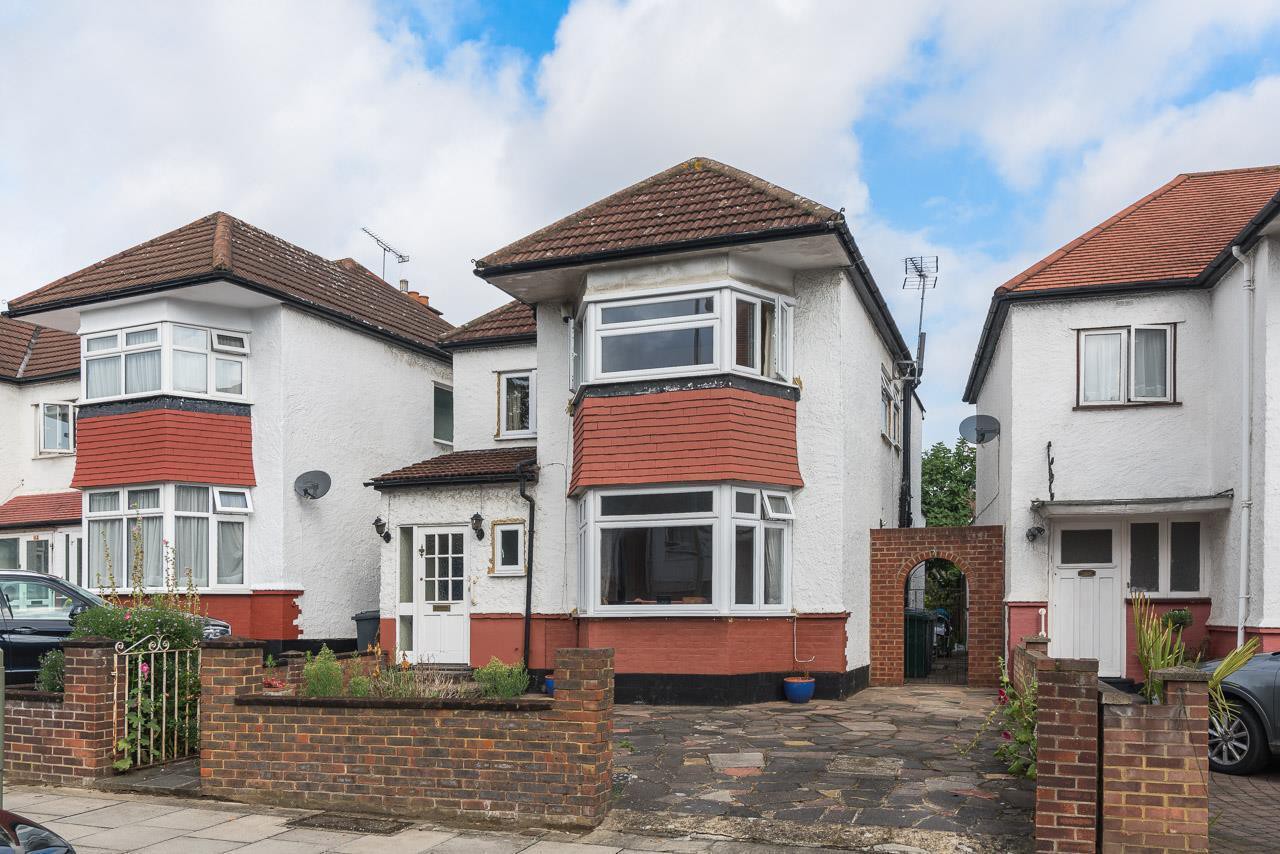 4 bedroom Detached house Under Offer