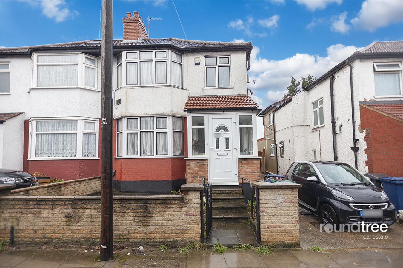 4 bedroom Semi-detached house Under Offer