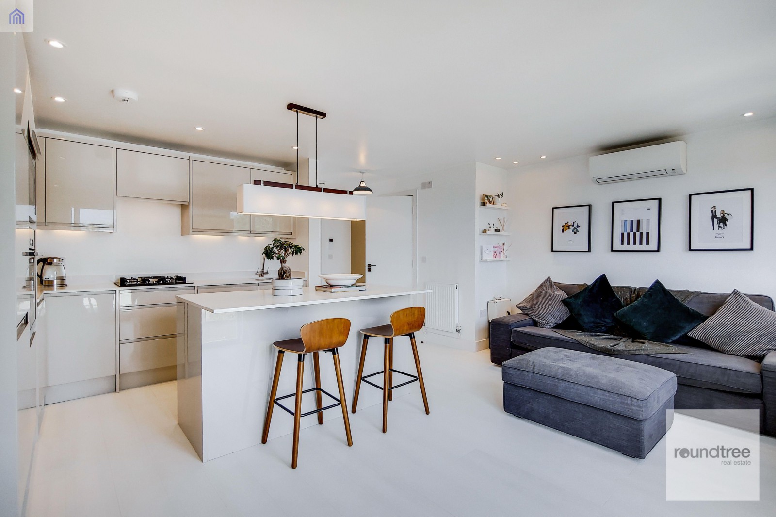 1 bedroom Apartment Under Offer