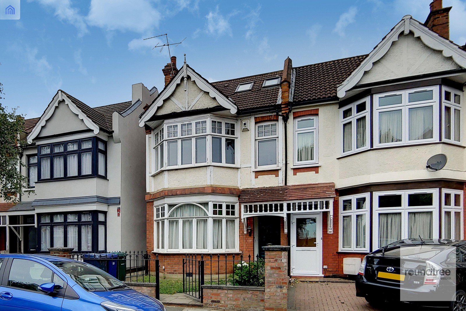 5 bedroom Semi-detached house Under Offer