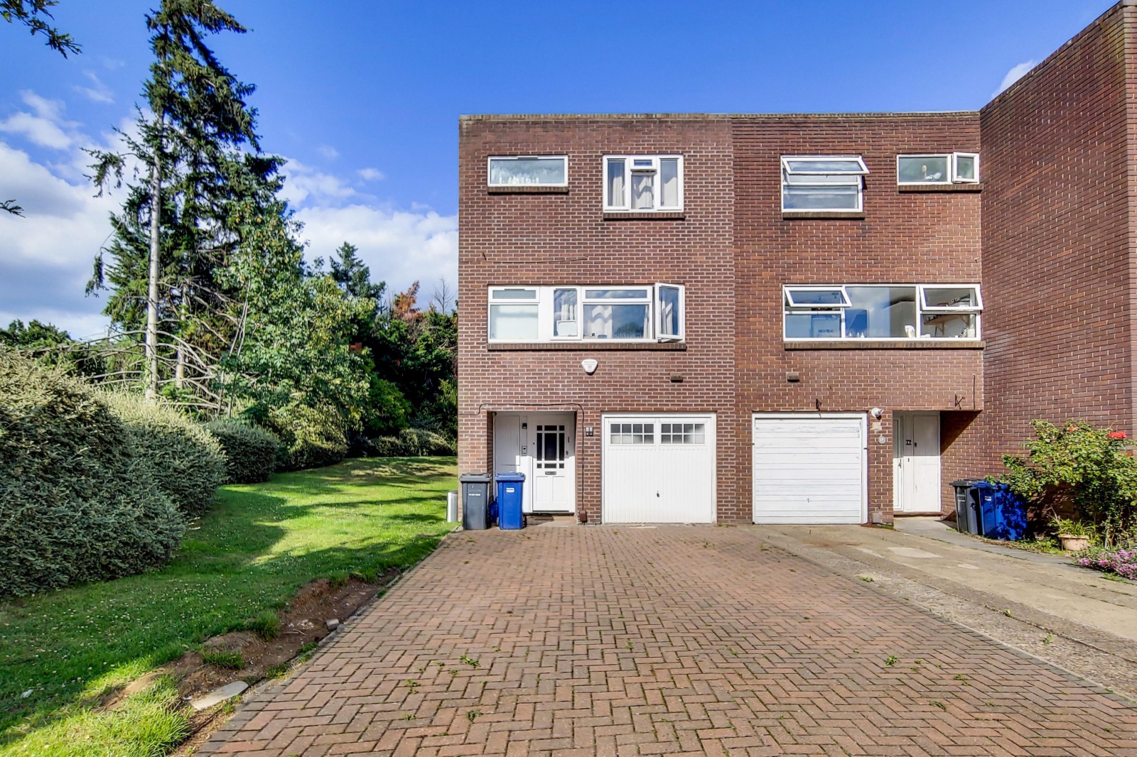 4 bedroom Town house Under Offer