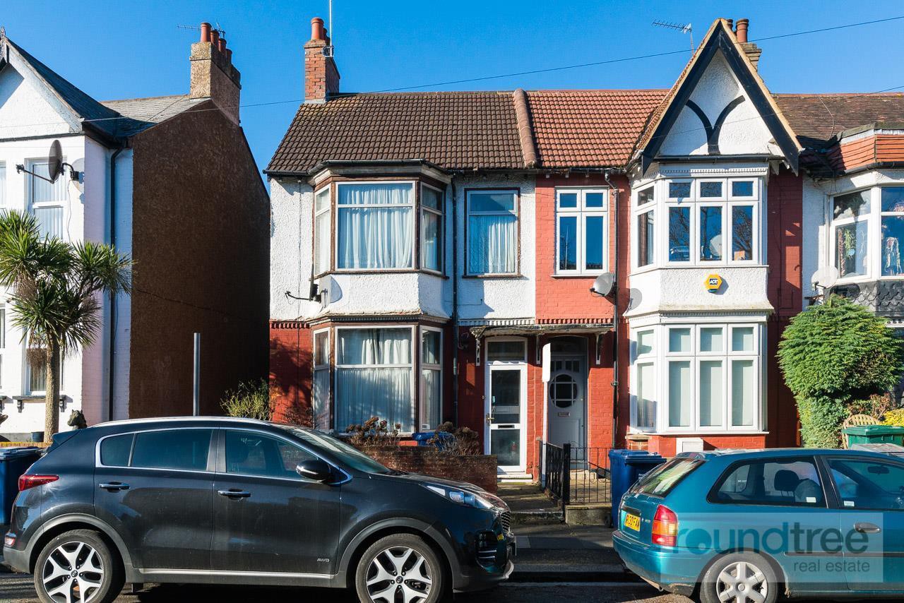 3 bedroom End of terrace house Under Offer