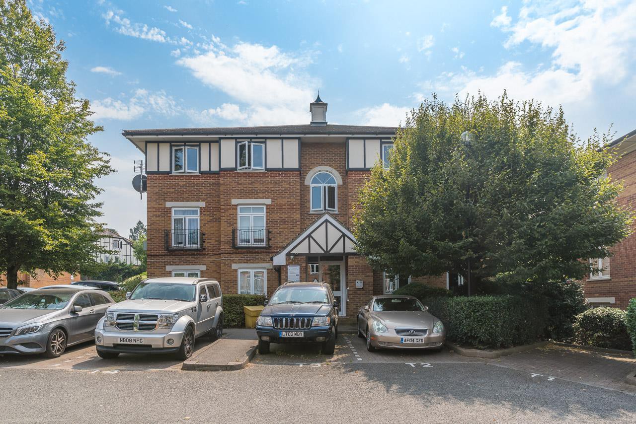 1 bedroom Apartment Under Offer