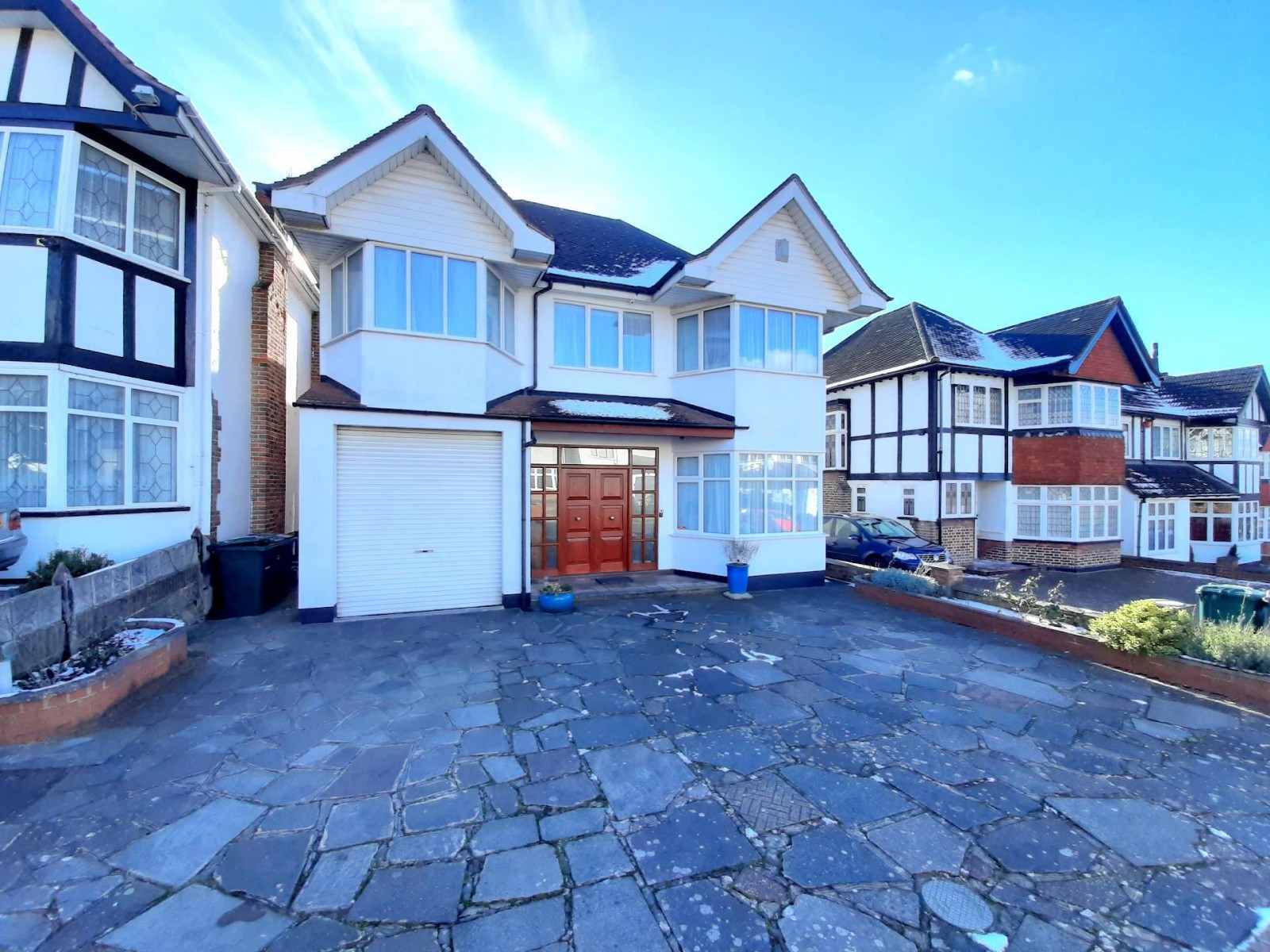 6 bedroom Detached house Under Offer