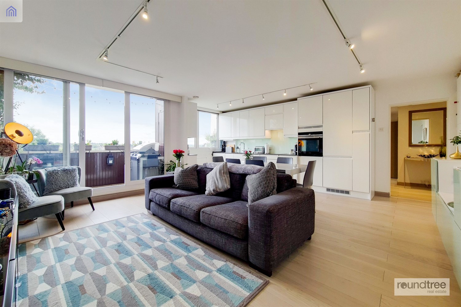2 bedroom Apartment Under Offer