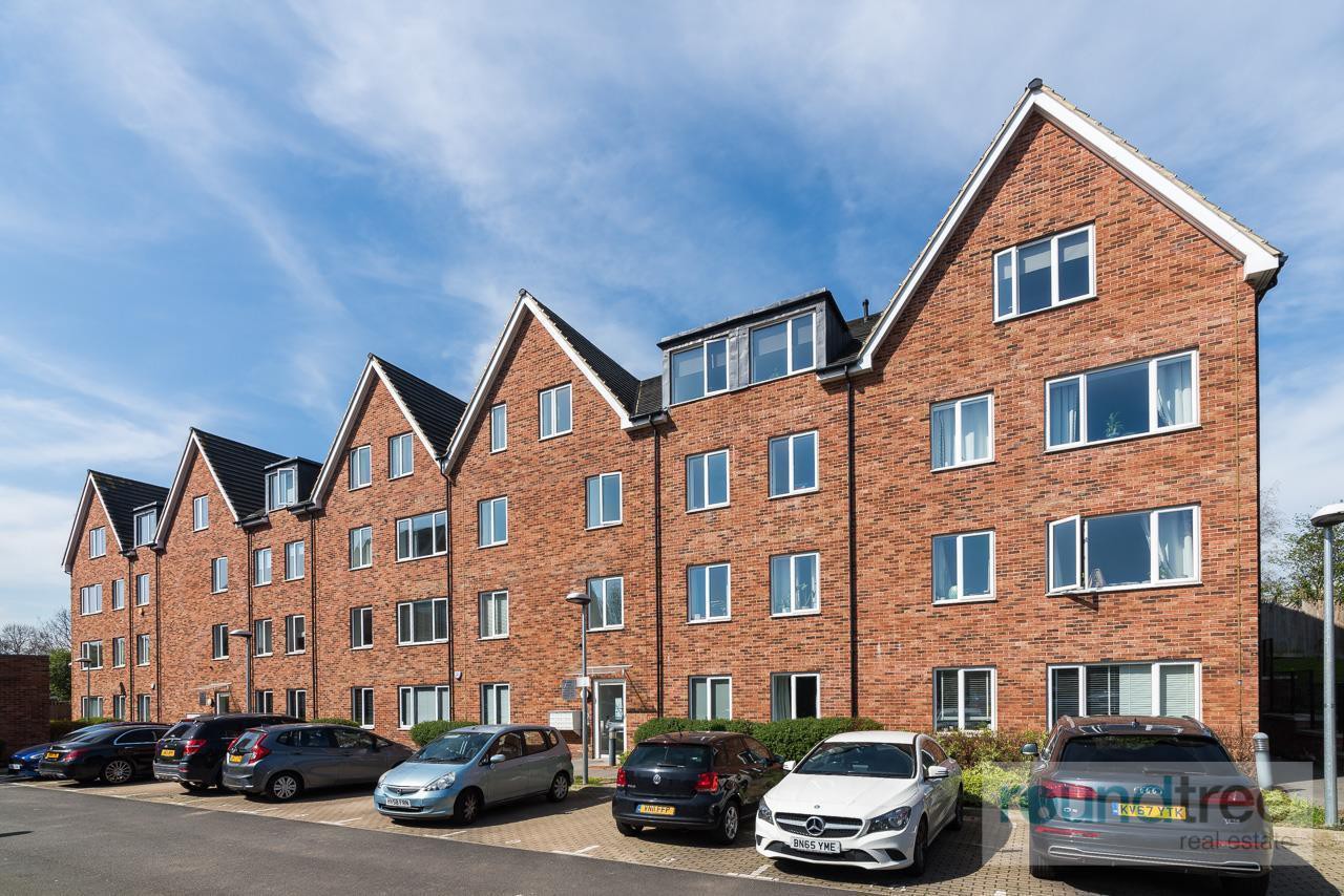 2 bedroom Flat Under Offer