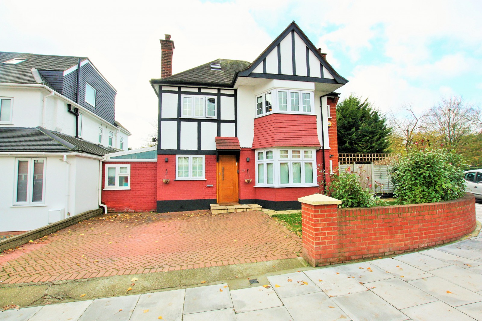 4 bedroom Detached house Under Offer