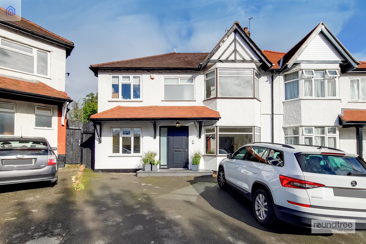 4 bedroom Semi-detached house Under Offer